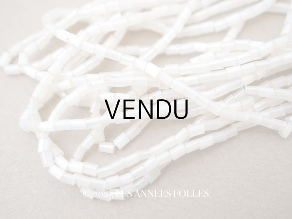 画像1: アンティーク ガラス製 オーロラ加工 サティネビーズ ホワイト オーロラ色 1cm=4粒  (1)