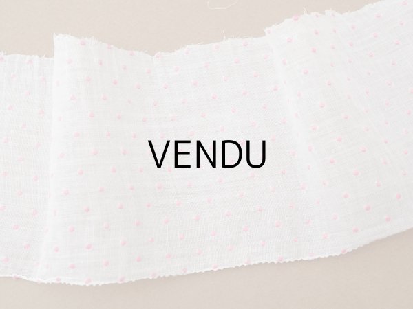 画像2: アンティーク ピンクの小さなドット刺繍入り コットンオーガンジー 6.57m ファブリック 生地 (2)