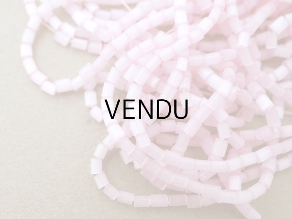 画像3: アンティーク ガラス製 サティネビーズ ベビーピンク 96g 1cm=4.25粒 (3)