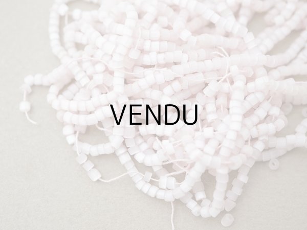 画像2: アンティーク ガラス製 サティネビーズ パウダーピンク 15g 1cm=4.25粒 (2)