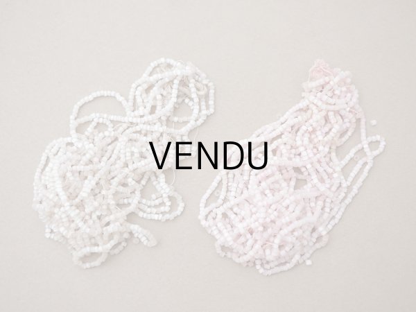 画像3: アンティーク ガラス製 サティネビーズ ホワイトピンク 14g 1cm=4.25粒 (3)