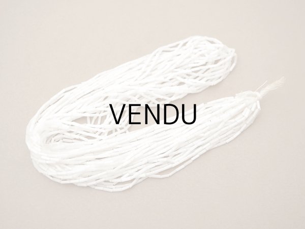 画像2: アンティーク ガラス製 サティネビーズ オフホワイト 4.5mm (2)