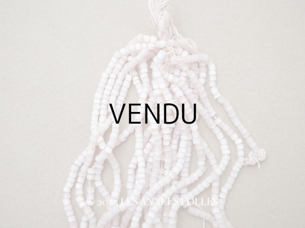 画像1: アンティーク ガラス製 サティネビーズ パウダーピンク 23g 1cm=6粒 (1)