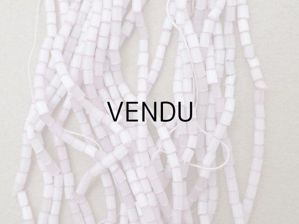 画像3: アンティーク ガラス製 サティネビーズ 淡いライラックパープル 27g 1cm=4粒 (3)