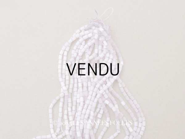 画像1: アンティーク ガラス製 サティネビーズ 淡いライラックパープル 27g 1cm=4粒 (1)