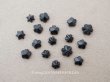 画像1: アンティーク 極小 星&花 フレンチジェット 16ピースのセット 5〜7mm ガラスビーズ  (1)