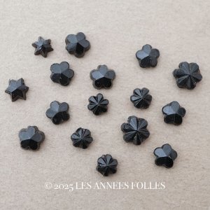 画像: アンティーク 極小 星&花 フレンチジェット 16ピースのセット 5〜7mm ガラスビーズ