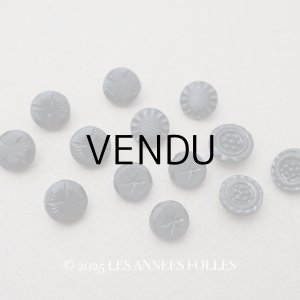 画像: *蚤の市セット*アンティーク フレンチジェットのボタン 13ピースのセット