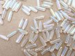 画像1: アンティーク ガラスビーズ カット入り オーロラ加工 ライン入り 2×7mm ストライプ 40g (1)