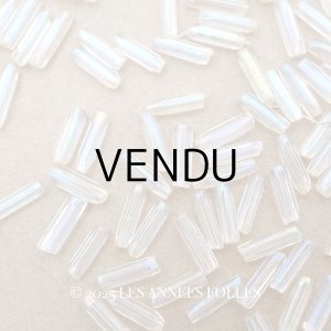 画像: アンティーク ガラスビーズ カット入り オーロラ加工 ライン入り 2×7mm ストライプ 40g