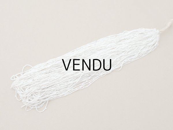 画像2: アンティーク カット入り ミルクガラス ガラスビーズ  シードビーズ 110g (2)