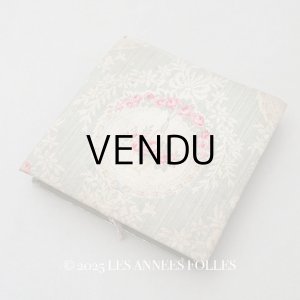 画像: アンティーク 薔薇の花かごのメダイヨン カルトナージュボックス オリーブグリーン