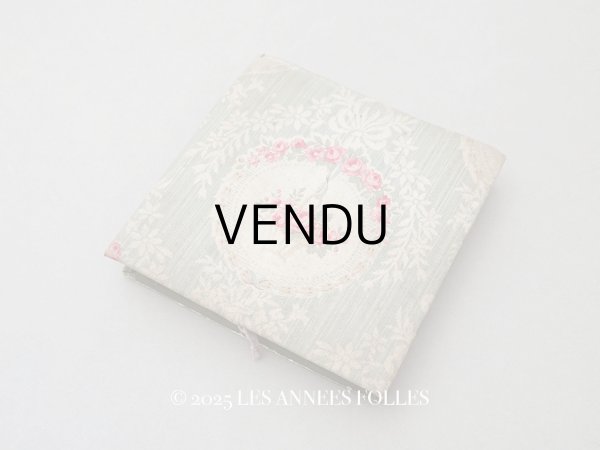 画像1: アンティーク 薔薇の花かごのメダイヨン カルトナージュボックス オリーブグリーン (1)