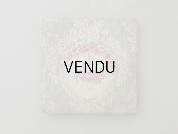 画像2: アンティーク 薔薇の花かごのメダイヨン カルトナージュボックス オリーブグリーン (2)