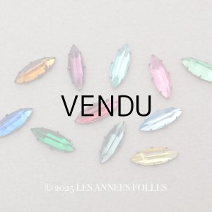 画像: 19世紀末 アンティーク グラスストーン 11ピースのセット ラインストーン