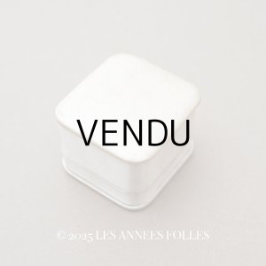 画像: アンティーク シルクサテンのジュエリーボックス  オフホワイト