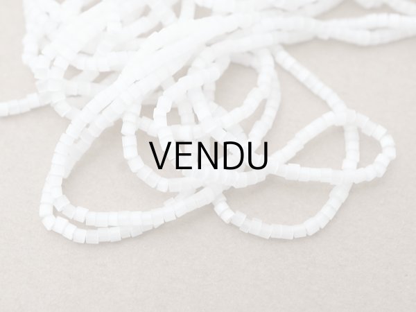 画像3: アンティーク ガラス製 サティネビーズ ホワイト 1cm=8粒 (3)