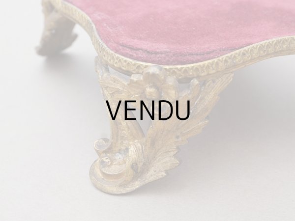 画像7: ＊蚤の市＊アンティーク ベルベットの台座 ボルドー  (7)