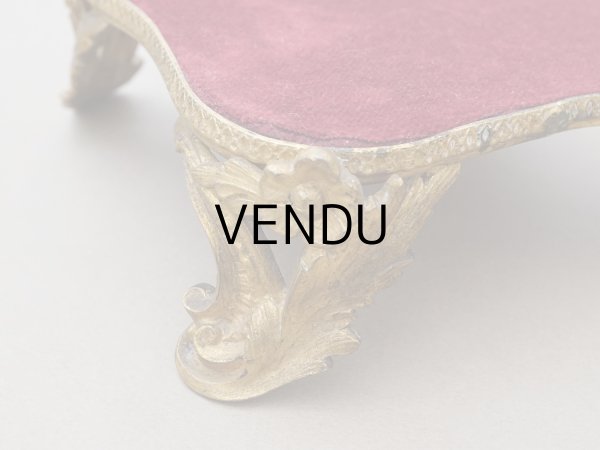 画像8: ＊蚤の市＊アンティーク ベルベットの台座 ボルドー  (8)