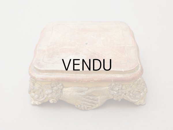 画像2: 【クリスマスセール2025対象外】19世紀末 アンティーク マリアージュの台座 ハンドモチーフ (2)