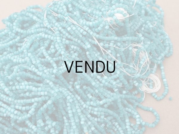 画像2: 【クリスマスセール2025対象外】アンティーク ガラス製 サティネビーズ ターコイズブルー 119g 1cm=6粒 (2)