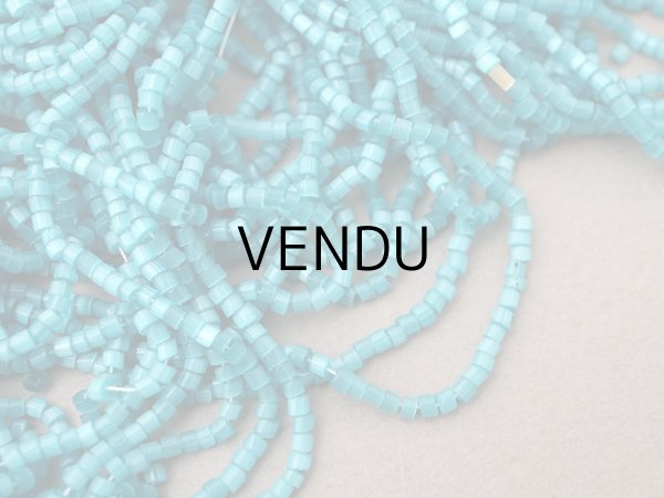 画像3: 【クリスマスセール2025対象外】アンティーク ガラス製 サティネビーズ ターコイズブルー 119g 1cm=6粒 (3)