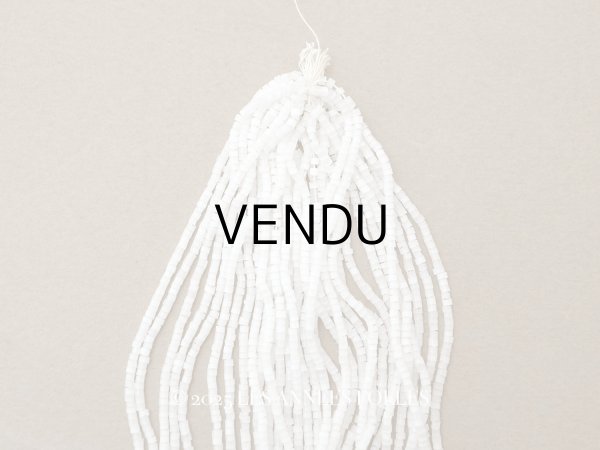 画像1: アンティーク ガラス製 サティネビーズ オフホワイト 1cm=9粒 27〜28g (1)