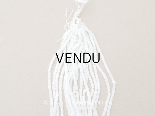 画像1: アンティーク ガラス製 サティネビーズ ホワイト 1cm=8粒 17〜19g (1)