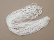 画像2: アンティーク ガラス製 サティネビーズ オフホワイト 1cm=9粒 27〜28g (2)