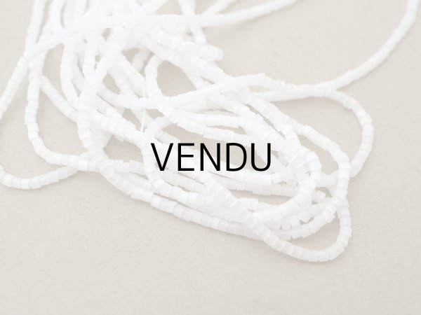 画像3: アンティーク ガラス製 サティネビーズ ホワイト 1cm=8粒 17〜19g (3)