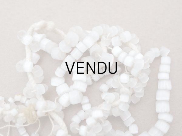 画像2: アンティーク 大粒 サティネビーズ オフホワイト ガラスビーズ (2)