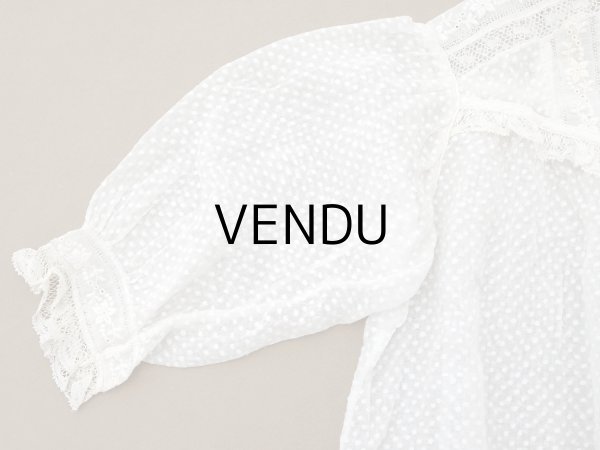 画像2: ＊蚤の市＊1900年頃 アンティーク ベビー用 ブラウスドット刺繍のコットンファブリック  (2)