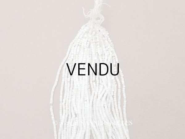 画像1: アンティーク ガラス製 サティネビーズ オフホワイト 1cm=9粒 21〜29g (1)