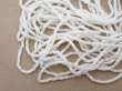 画像5: アンティーク ガラス製 サティネビーズ オフホワイト 1cm=9粒 21〜29g (5)