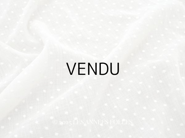 画像1: アンティーク  ドット刺繍入り コットンオーガンジー オフホワイト ファブリック テーブルクロス (1)