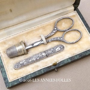 画像: アンティーク シルバー製 鈴蘭の裁縫道具セット 