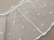 画像8: アンティーク 幅広 フリルレース 2.45m オフホワイト ドット刺繍入り チュールレース  幅11.5cm  (8)