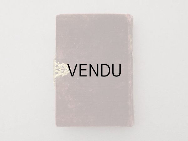 画像3:  アンティーク ミサ典書 ブラウンのベルベット 聖母マリアと幼いキリストのモチーフ付 四葉のクローバーの押し花入り (3)