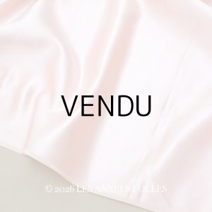 画像: 19世紀末 アンティーク シルクサテン ファブリック ベビーピンク 生地 53×99cm