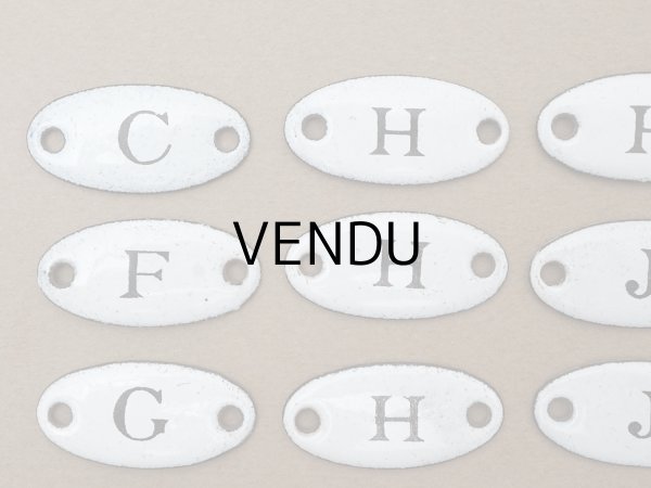 画像2: ＊蚤の市セット＊アンティーク イニシャルプレート 19ピースのセット (2)