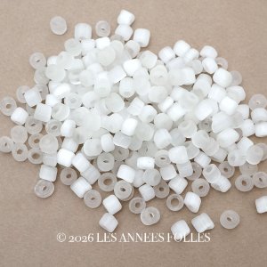 画像: アンティーク 大粒 サティネビーズ ホワイト ガラスビーズ 約150ピースのセット