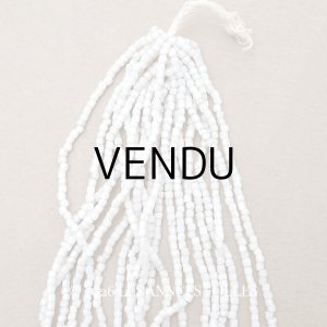 画像: アンティーク カット入り シードビーズ グレイッシュホワイト ガラス製 23g