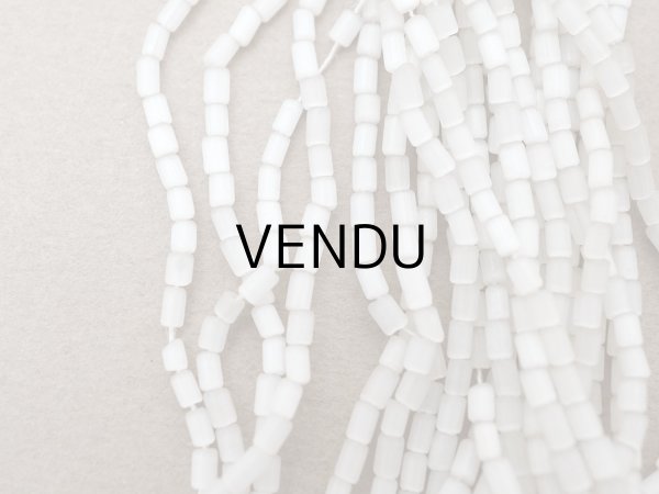 画像3: アンティーク ガラス製 サティネビーズ グレイッシュホワイト 23g 1cm=4粒  (3)