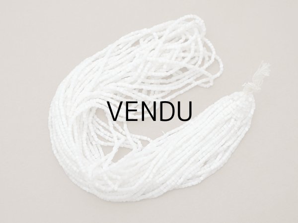 画像5: アンティーク ガラス製 サティネビーズ オフホワイト 57g 1cm=5.5粒  (5)