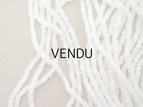 画像3: アンティーク ガラス製 サティネビーズ オフホワイト 57g 1cm=5.5粒  (3)