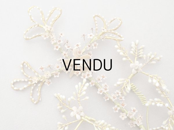 画像3: ＊蚤の市＊19世紀末 アンティーク クロス型 ワックスフラワーのブーケ 結婚式 ウェディング (3)