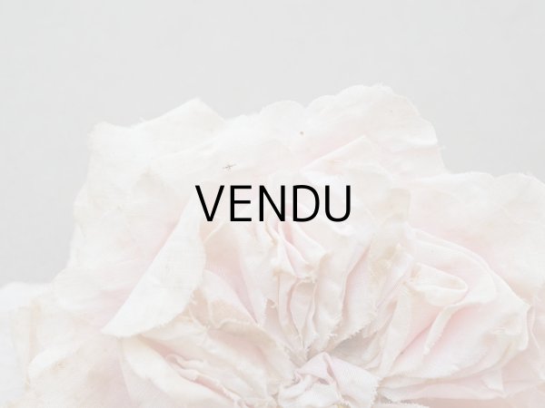 画像3: 1900年頃 アンティーク薔薇の大きな布花 パウダーピンク クウォーターロゼット咲き (3)