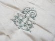 画像3: アンティーク シルク製 ハンキーケース 水色のモノグラム刺繍入り  エクリュ ハンカチ用ポシェット  (3)