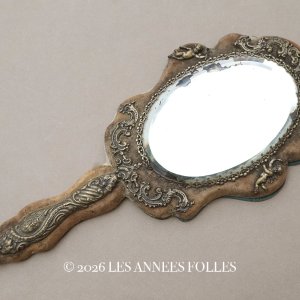 画像: ＊蚤の市＊19世紀 アンティーク 天使＆ロカイユ装飾の手鏡 ブラウンのベルベット