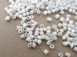 画像2: アンティーク カット入り ガラスビーズ  ホワイトラスター シードビーズ 56g (2)